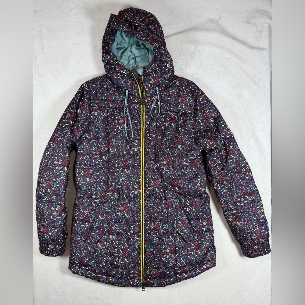 Nike Women’s Medium 6.0 Vashi Goose Down Multicolor Patterned Jacket Snow Winter